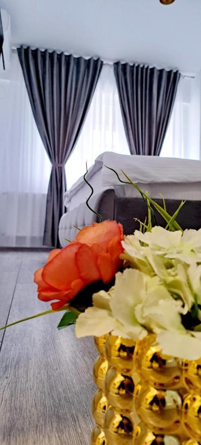 Relax Home Apartment Q Yaş Dış mekan fotoğraf