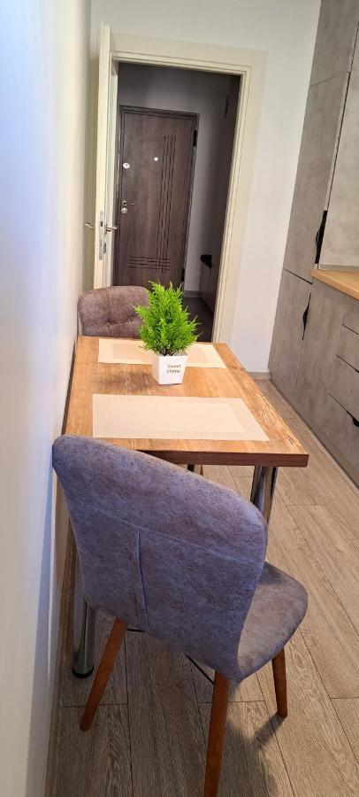 Relax Home Apartment Q Yaş Dış mekan fotoğraf
